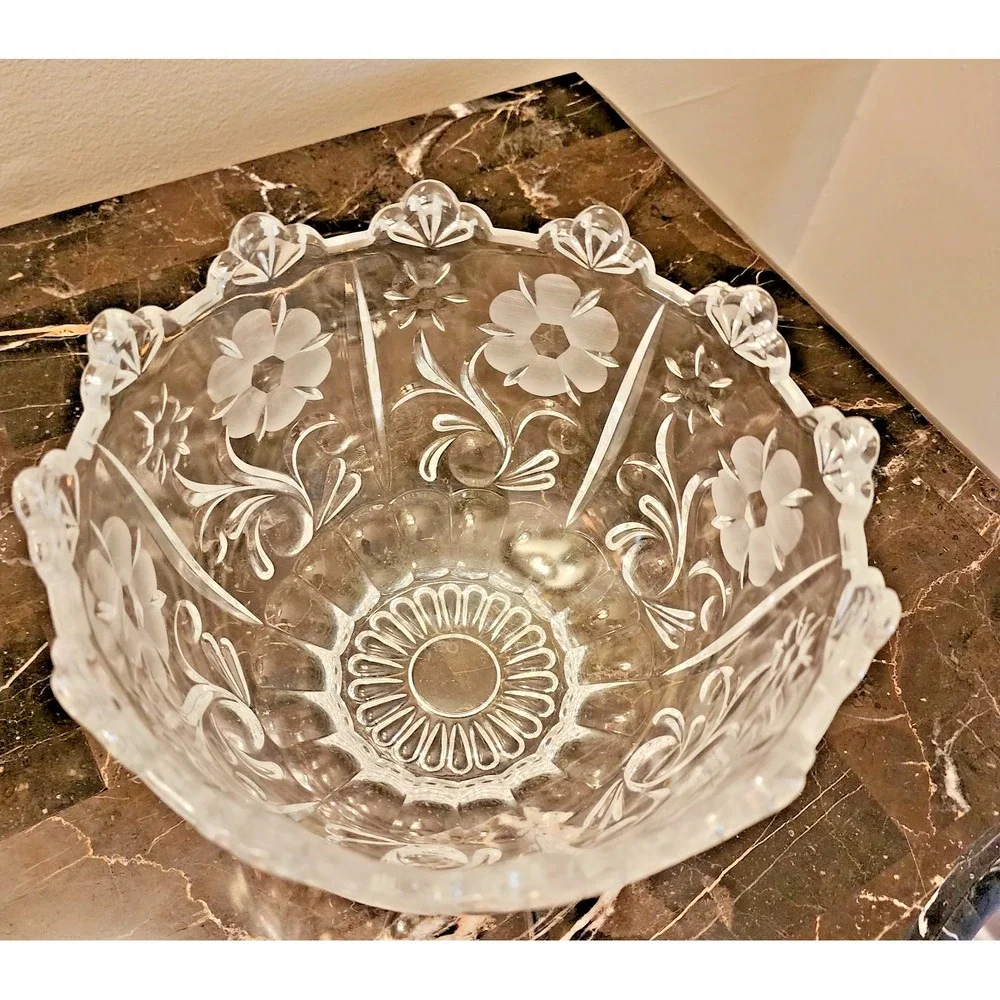Glass Fruit bowl with frosted flowers
